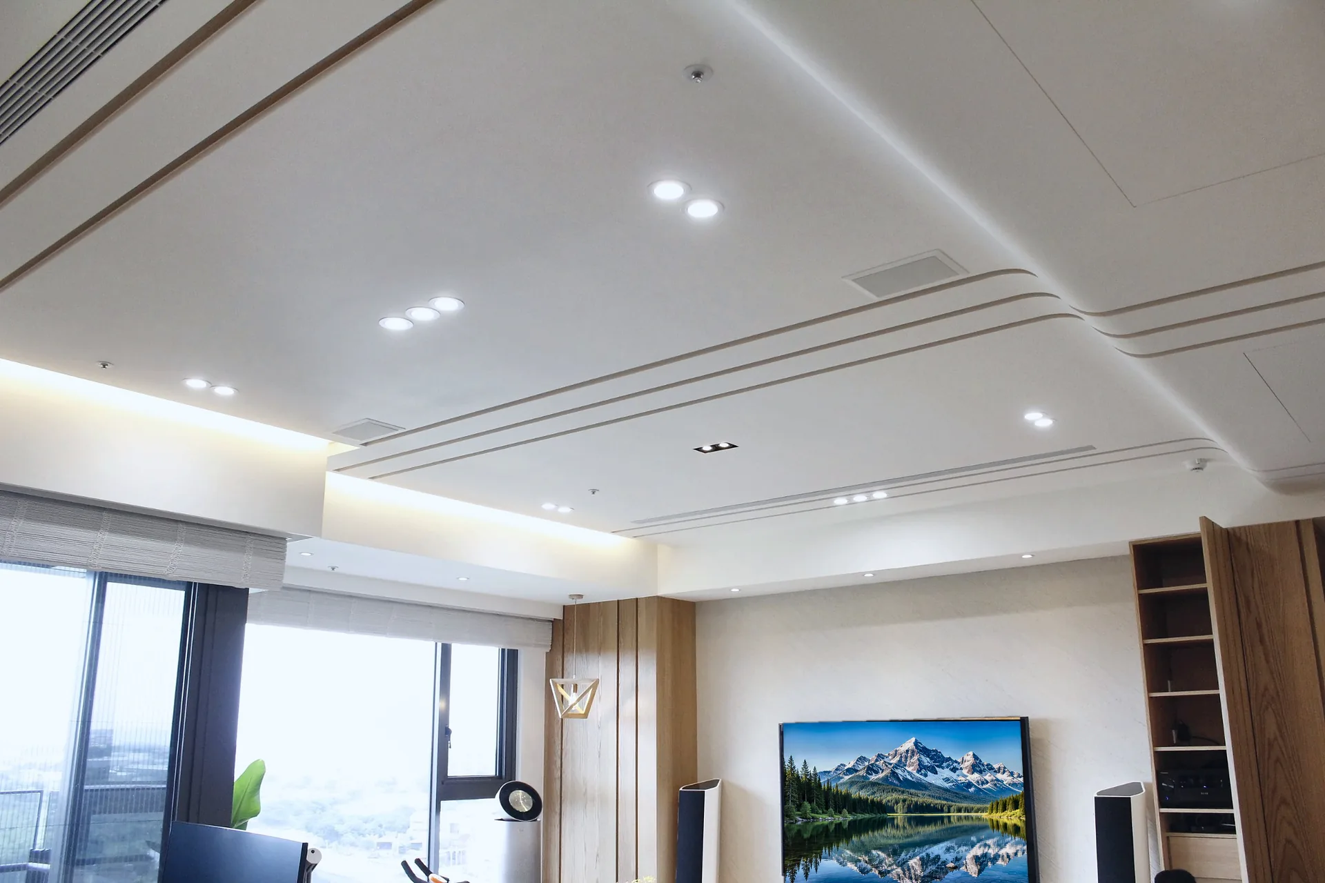 客廳天花崁入式聲道廣角完工照